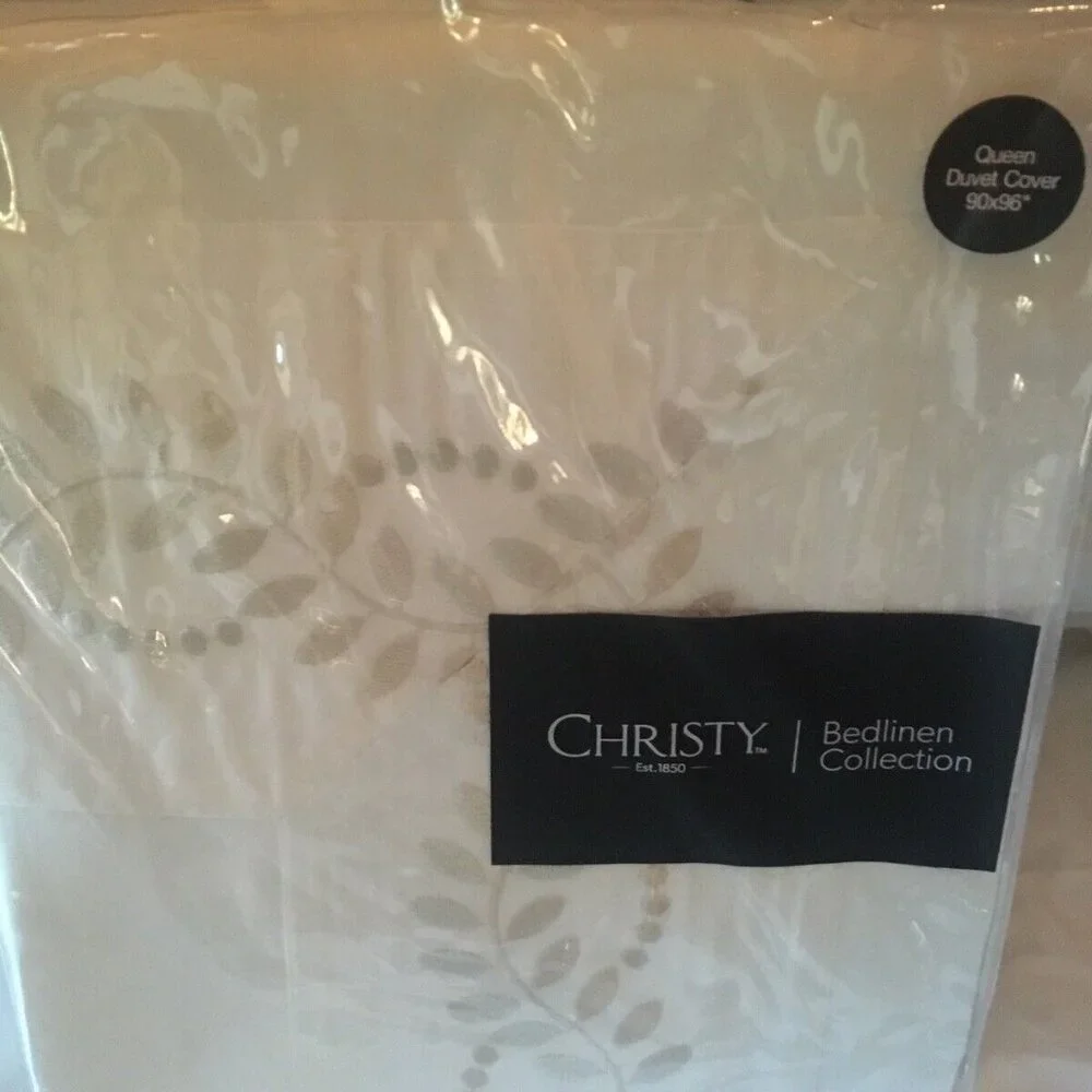 Christy Richmond Embroidered Floral Queen Duvet Cover 3 Piece Set in Pale Grey